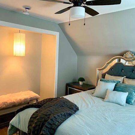 The Oakwood Cottage- With Private Yard & Parking, Minutes From Falls & Casino By Niagara Hospitality Niagara Falls Luaran gambar