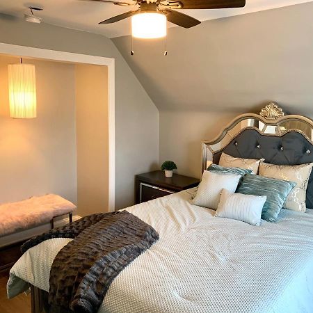 The Oakwood Cottage- With Private Yard & Parking, Minutes From Falls & Casino By Niagara Hospitality Niagara Falls Luaran gambar