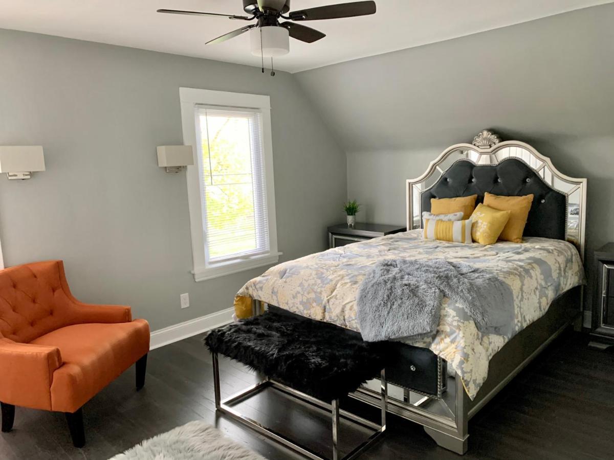 The Oakwood Cottage- With Private Yard & Parking, Minutes From Falls & Casino By Niagara Hospitality Niagara Falls Luaran gambar