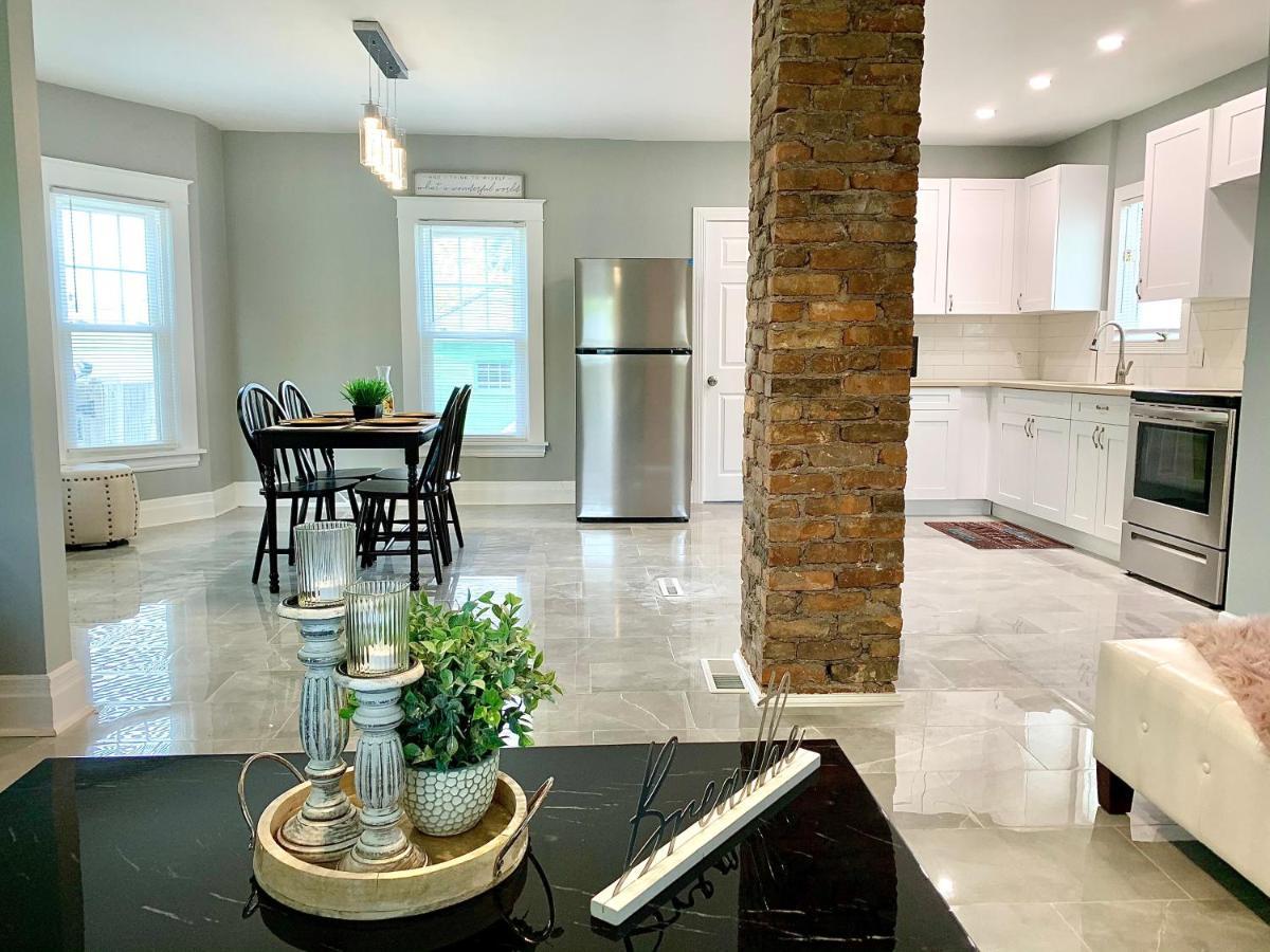 The Oakwood Cottage- With Private Yard & Parking, Minutes From Falls & Casino By Niagara Hospitality Niagara Falls Luaran gambar