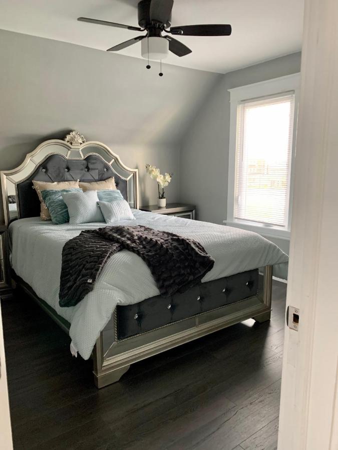 The Oakwood Cottage- With Private Yard & Parking, Minutes From Falls & Casino By Niagara Hospitality Niagara Falls Luaran gambar